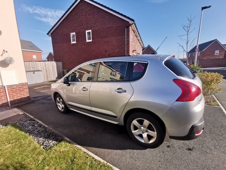 Peugeot, 3008, Hatchback, 2010, Manual, 1598 (cc), 5 doors