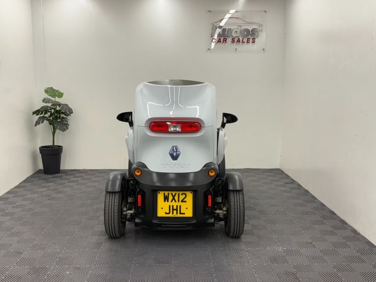 2012 Renault Twizy 13kW COLOUR 2dr Auto - LOW 14000 MILES **£20 ROAD TAX** SALOON Electric Automatic