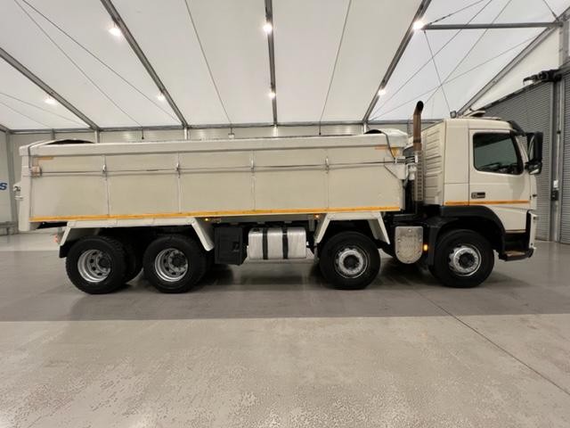 Volvo FM 410 8x4 Day Cab Tipper