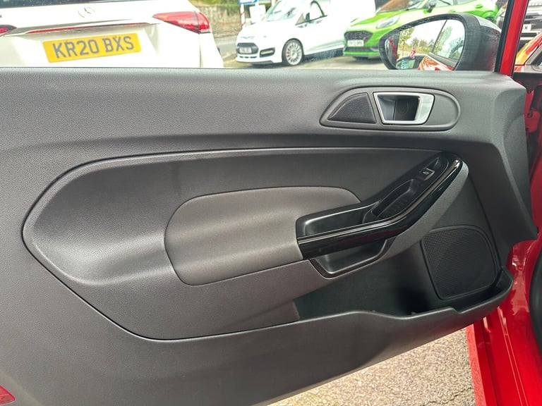 2014 Ford Fiesta 1.0 EcoBoost 140 Zetec S Red 3dr HATCHBACK Petrol Manual