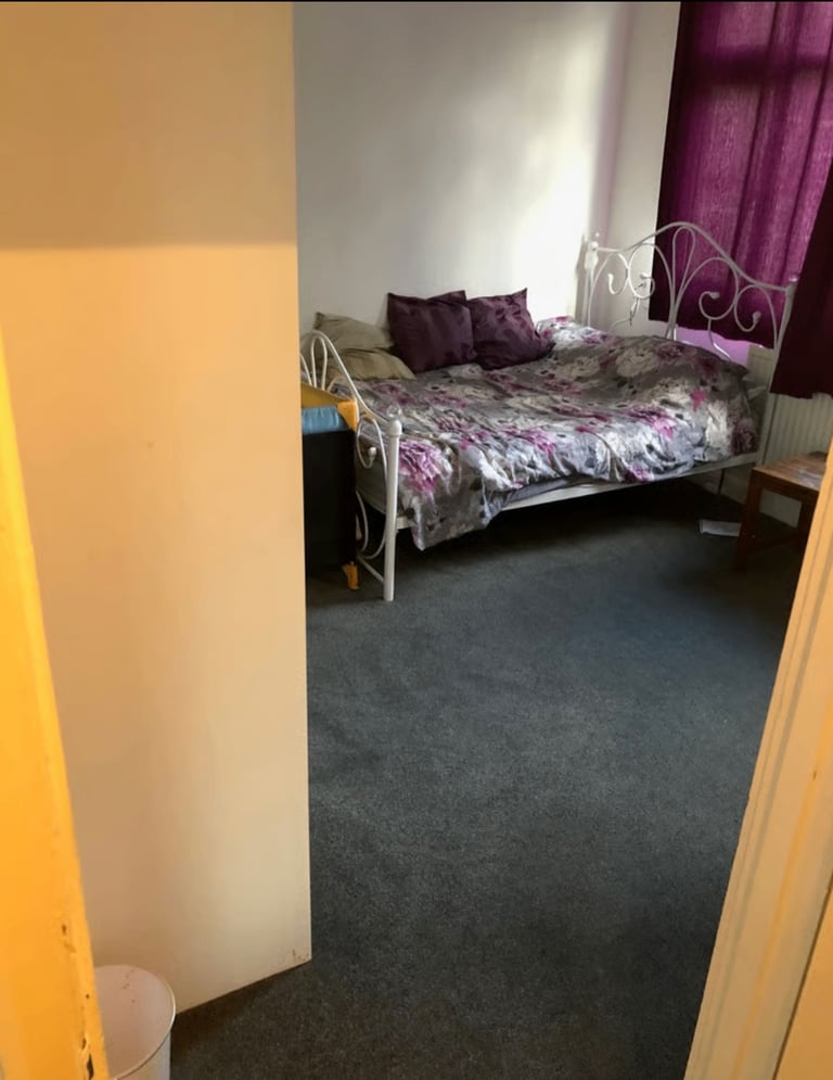 Modern 1-Bedroom Apartment | Furnished | Bills Included | Parking | Hainault Road, Romford - RM5