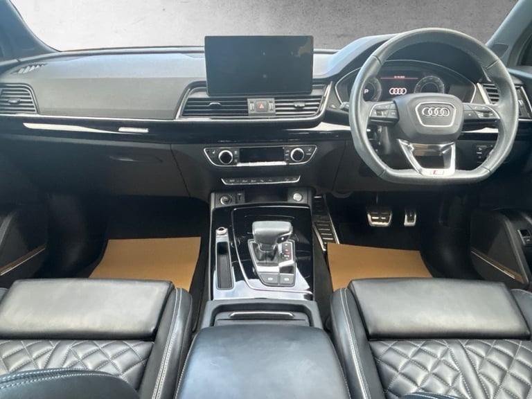 AUDI Q5 2.0 TDI 40 Black Edition 2024