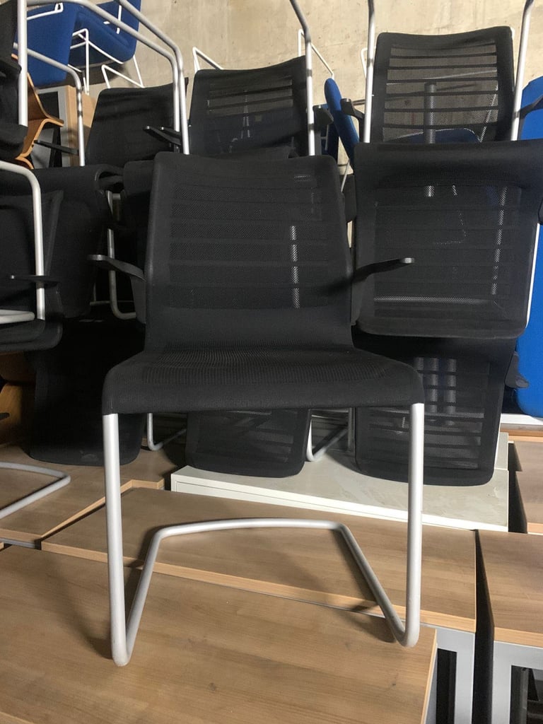 Senator cantilever mesh meeting and visitor chairs (20 available)