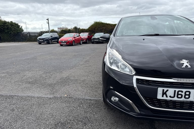 2019 Peugeot 208 1.2 PureTech Signature Euro 6 (s/s) 5dr Hatchback PETROL Manual