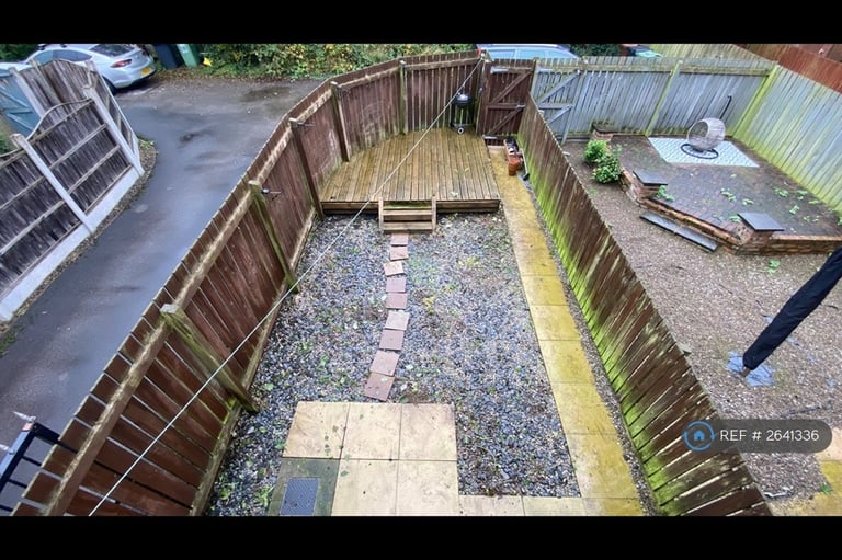 2 bedroom house in Stanks Drive, Leeds, LS14 (2 bed) (#2641336)