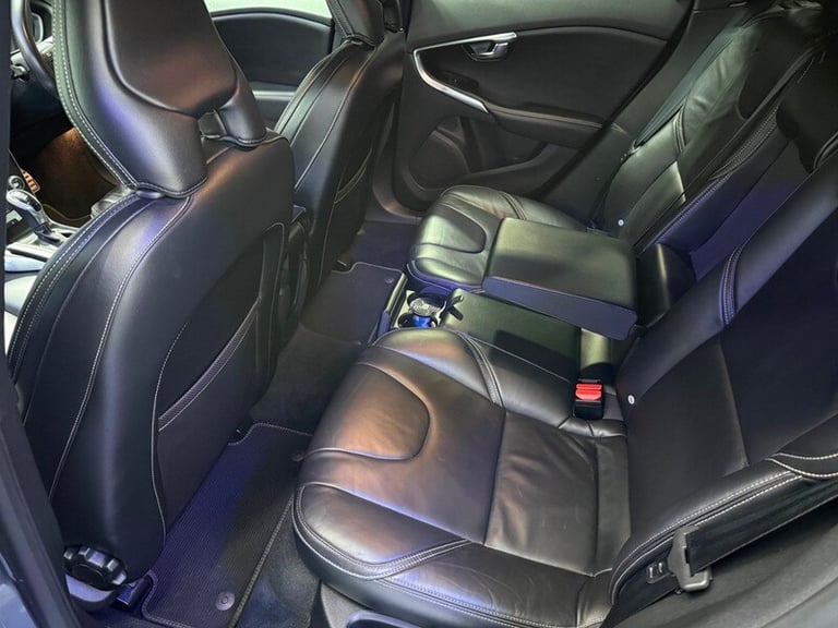 Volvo V40 D3 R-DESIGN PRO