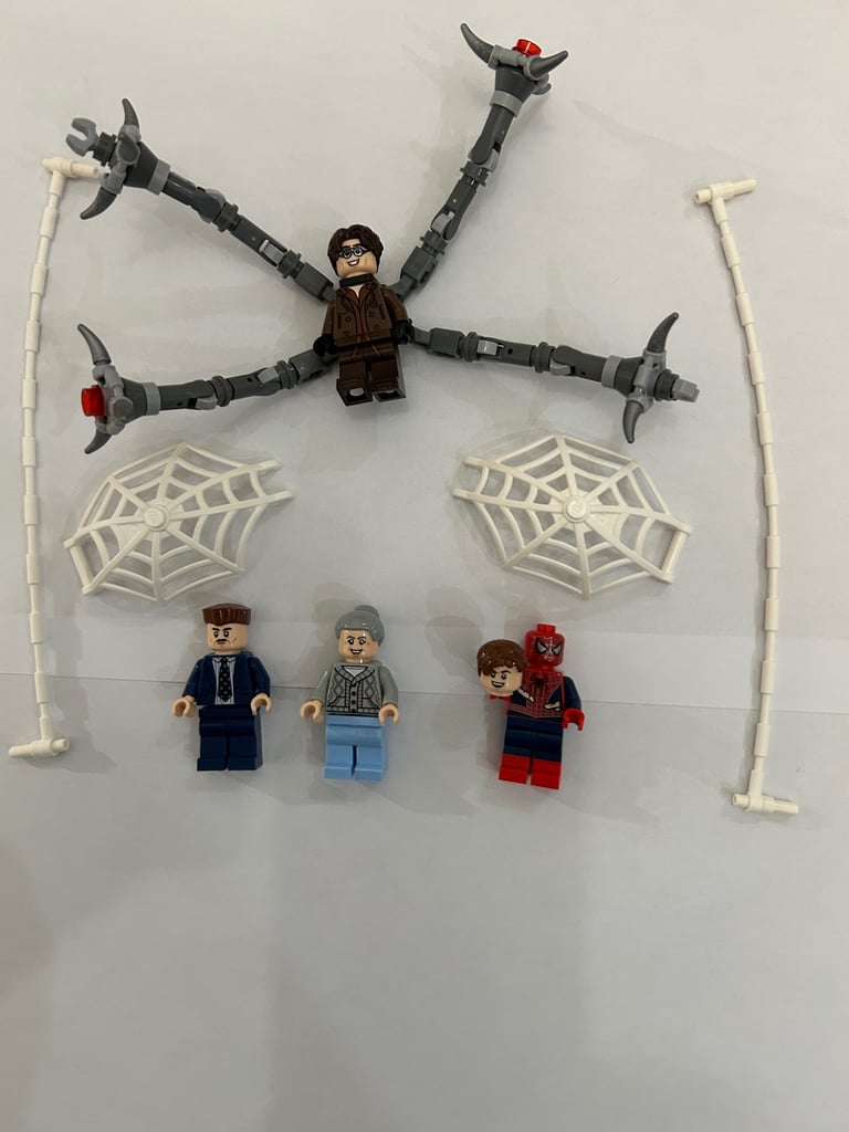 Lego Mini figures from Set 76321