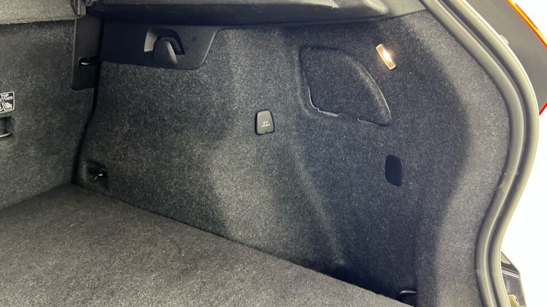 2021 Volvo XC40 Inscription, B4 mild hybrid (Rear Camera,  Black Leather Interior) Estate Petrol ...