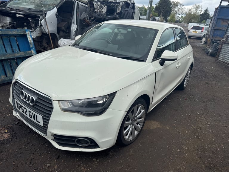 Audi a1 1.4 tfsi 2012 white BREAKING FOR PARTS 