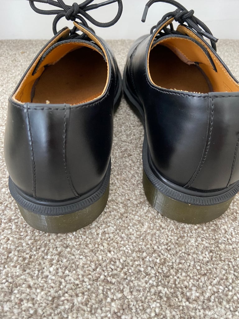 DR MARTENS AIRWAIR OXFORD SHOES