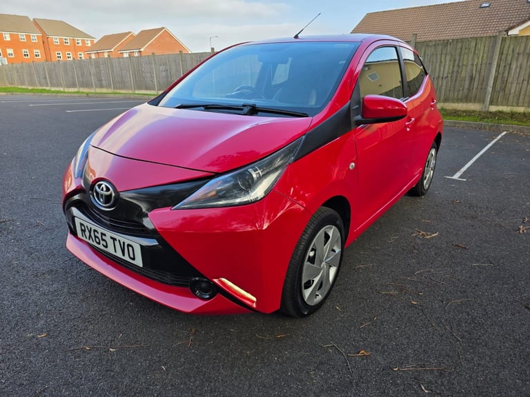 Toyota, AYGO, Hatchback, 2015, Manual, 1.0 (cc), 5 doors, Euro 6, Citroen C1, Peugeot 108
