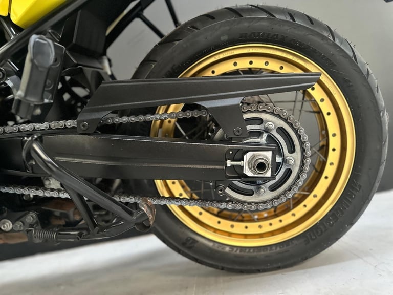 STUNNING ONE OWNER 2021/21 SUZUKI DL 1050 V-STROM XT MOTORCYCLE 