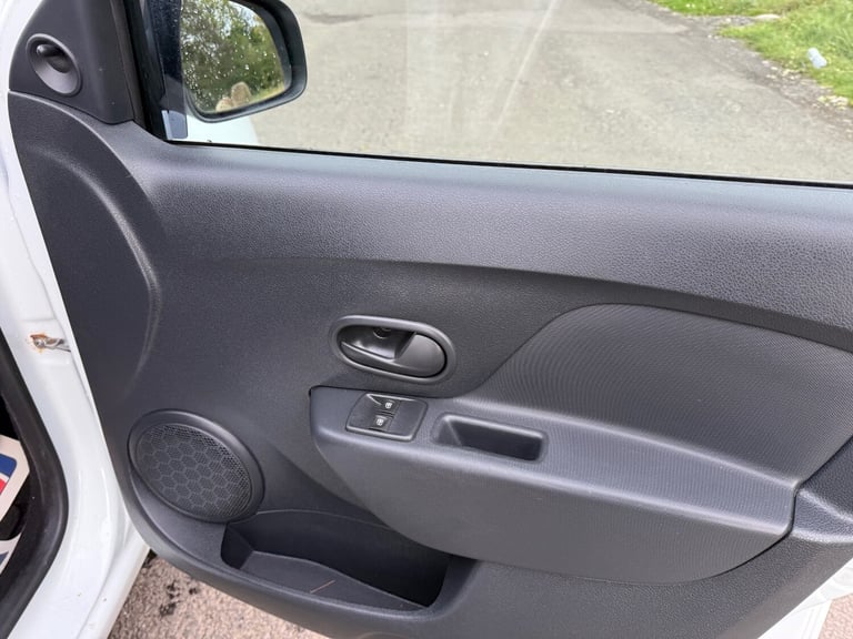 2017 Dacia Sandero 1.2 16V Ambiance 5dr HATCHBACK Petrol Manual