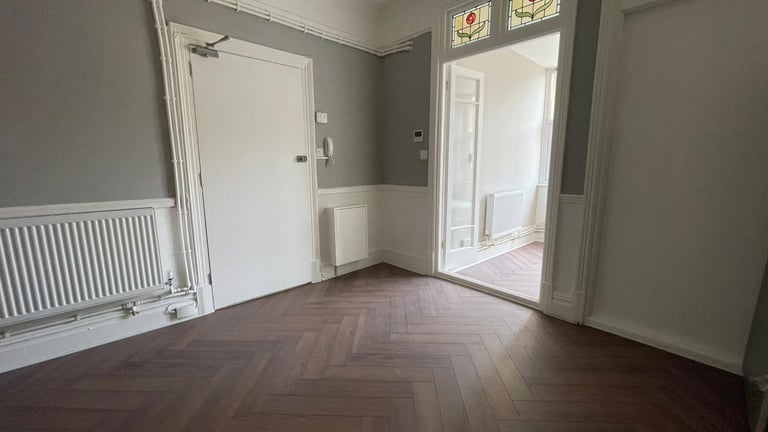 1-Bed/Ground-floor with Garden Access - Dss Considered
