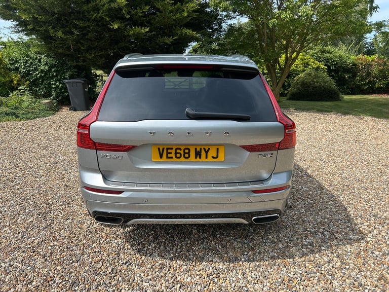 VOLVO XC60 2.0 R-Design T8 Twin Engine AWD 2018