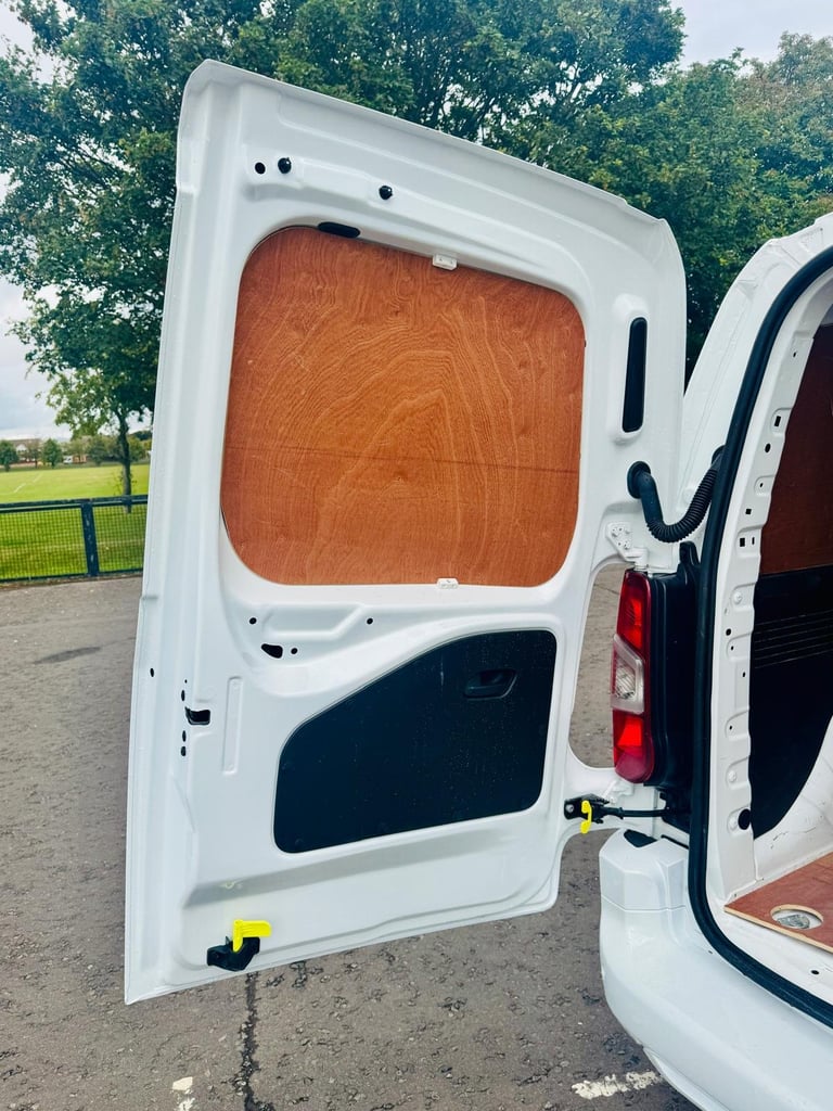 VAUXHALL COMBO 1.6 Turbo D 2300 Sportive 2020