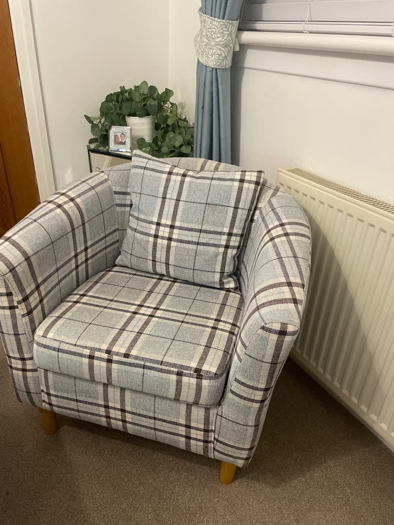 image for 2 Grey check chairs