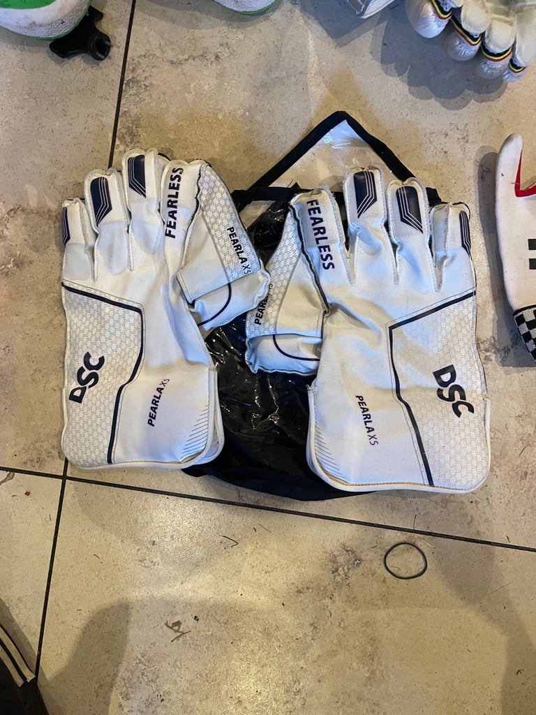 Complete junior/youth cricket gear