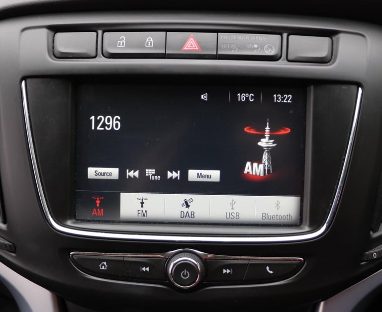 2017 Vauxhall Zafira Tourer 1.4i Turbo Design Euro 6 5dr MPV Petrol Manual