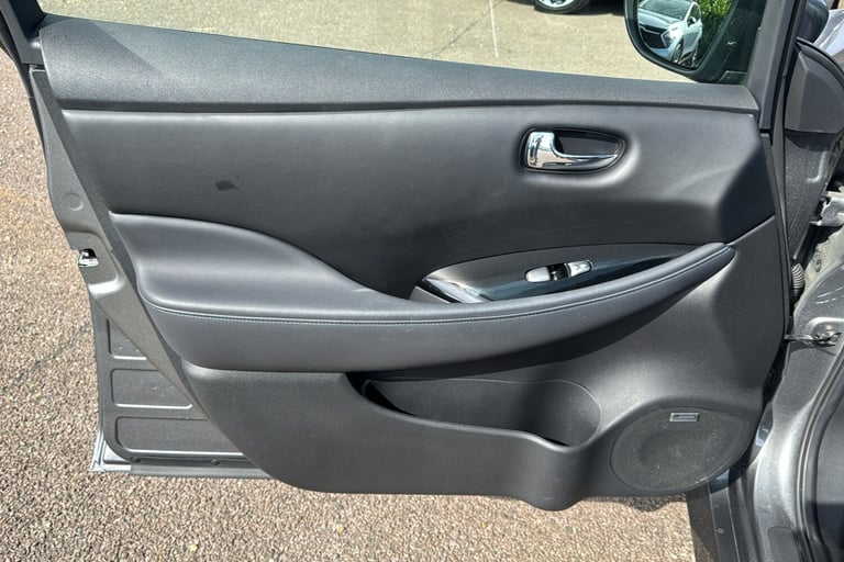  Nissan Leaf 40kwh Tekna Hatchback 5dr Electric Auto 150 Ps Electric