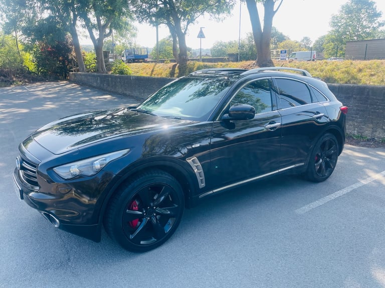 Infiniti FX30d S 2012, Semi-Auto 3.0L diesel, full service history, 5 doors