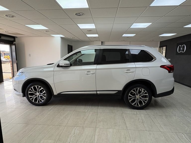 2017 Mitsubishi Outlander 2.2 DI-D 3 5dr Auto ESTATE DIESEL Automatic