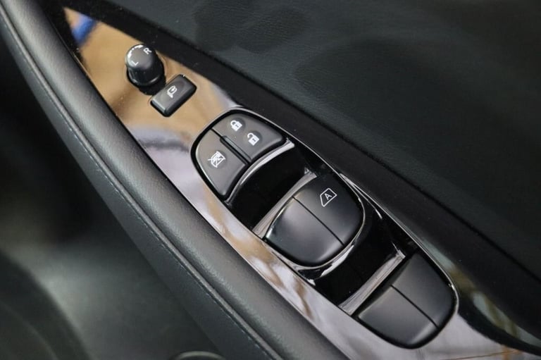 2021 Nissan Leaf 40kWh N-Connecta 5dr Auto (SAT NAV, HEATED SEATS) Hatchback ELECTRIC Automatic