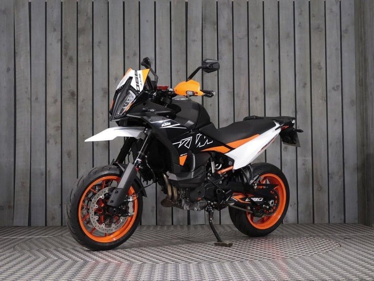 2023 Y KTM 890 SMT