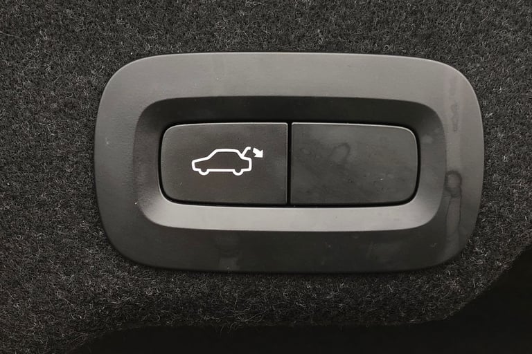 2019 Volvo S90 2.0 T4 R DESIGN 4dr Geartronic Saloon PETROL Automatic