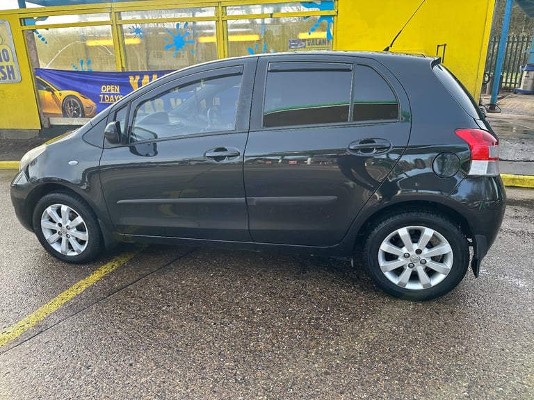 Toyota, YARIS, Hatchback, 2011, Semi-Auto, 1329 (cc), 5 doors