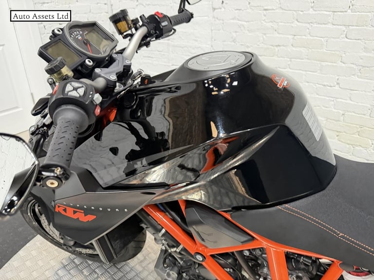 2016 KTM 1290 Super Duke R 1290 Naked Petrol Manual (172 ps) Naked Petrol Manual