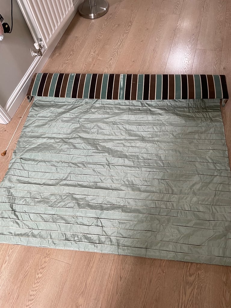 image for Roman blind with box pelmet