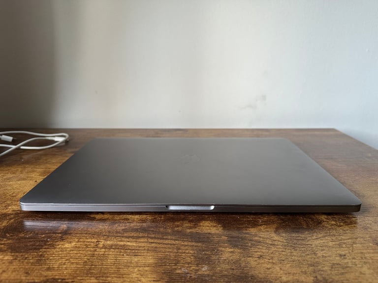 MacBook Pro 16-inch 64GB RAM / 1TB SSD / 4GB GPU