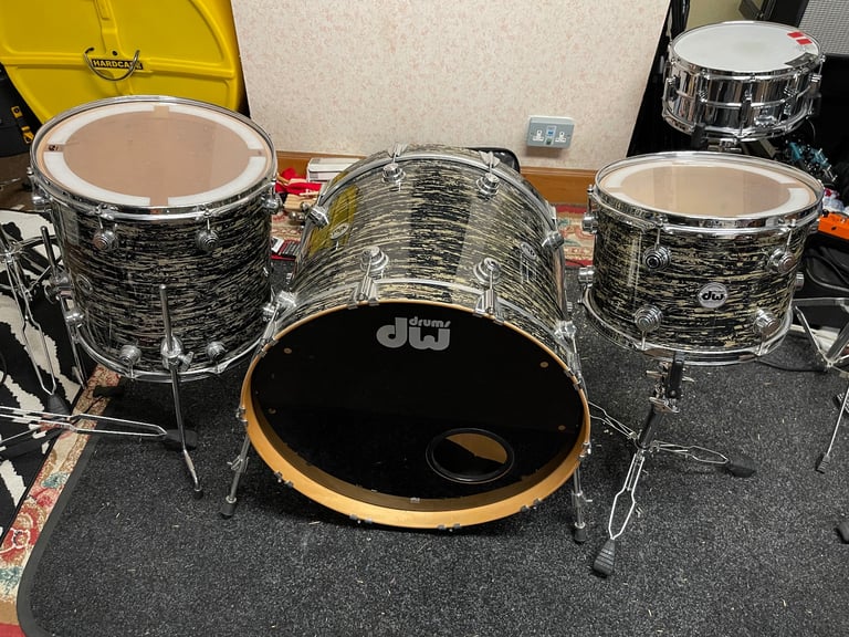 DW Collectors Series Drums with Hardcases