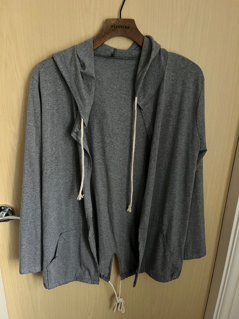 LADIES LIGHT GREY JACKET WITH HOOD ONE SIZE 
