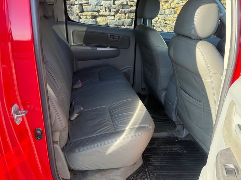 2008 TOYOTA HILUX INVINCIBLE DOUBLE CAB D/C 3.0 D4-D MANUAL 4X4 RED