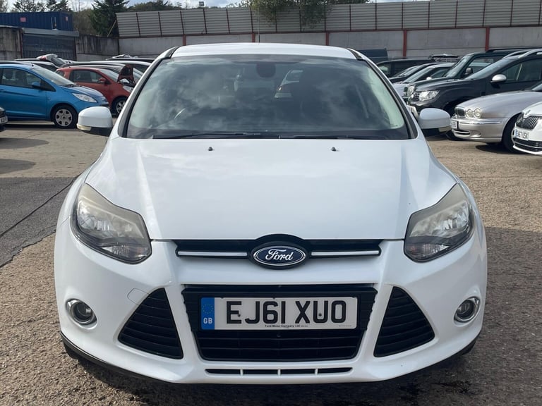 2011 Ford Focus 1.6 Titanium Euro 5 5dr HATCHBACK Petrol Manual