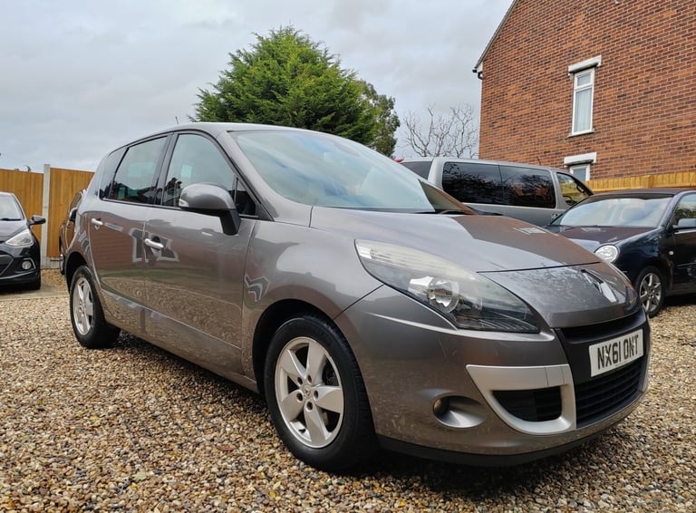 Renault Scenic 1.5DCi diesel, Long MOT, Service History, Lady owner since 2012