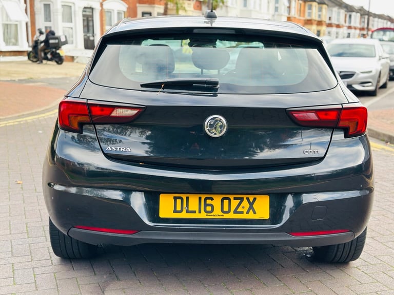 2016 Vauxhall Astra 1.6 CDTi 16V 136 SRi 5dr HATCHBACK Diesel Manual