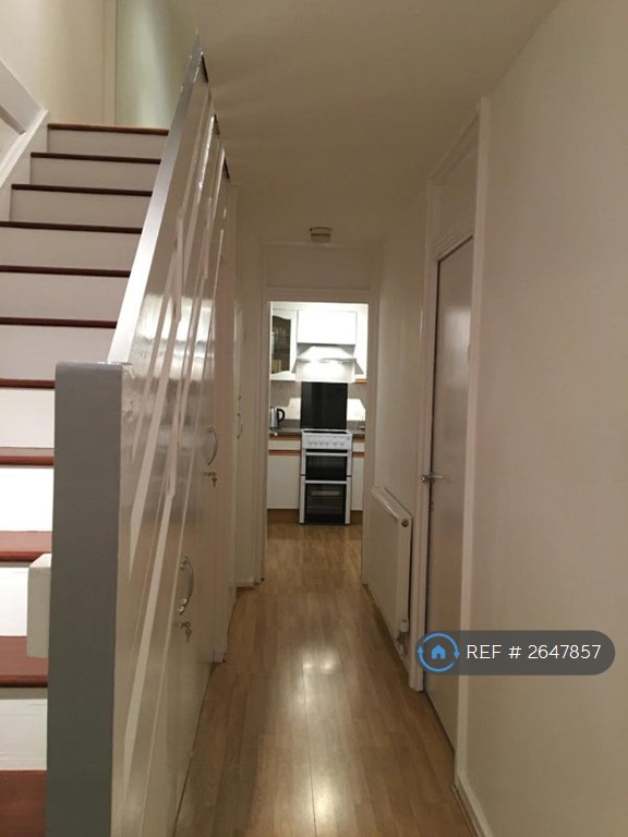 1 bedroom in North End Road, London, W14 (#2647857)