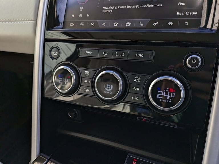 2017 Land Rover Discovery 3.0 TD6 HSE Luxury 5dr Auto ESTATE DIESEL Automatic