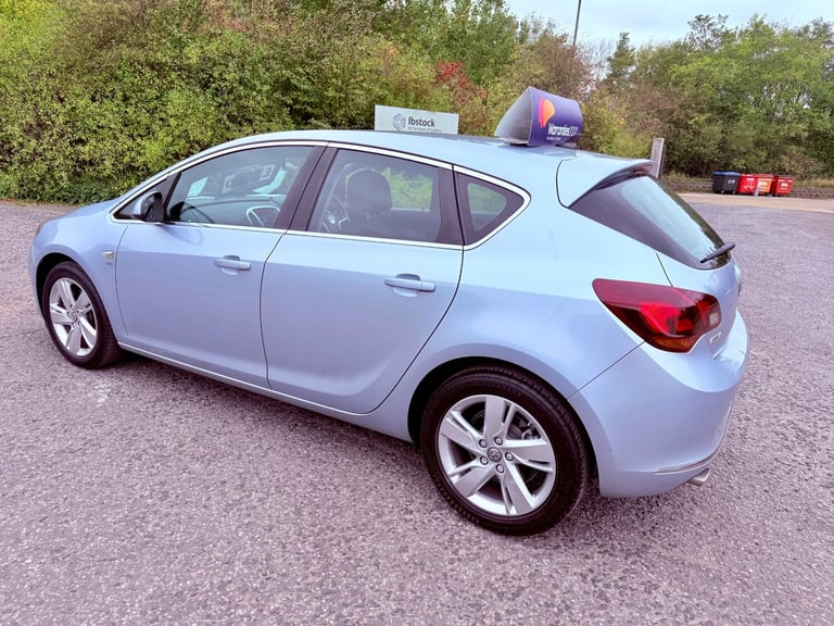 2015 15 VAUXHALL ASTRA 2.0 CDTI SRI ECOFLEX 6 SPEED MANUAL £35 TAX AMAZING CAR