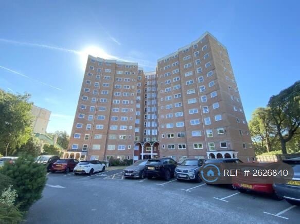 image for 3 bedroom flat in Craghead, Bournemouth, BH1 (3 bed) (#2626840)