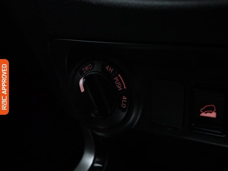 2020 Nissan Navara 2.3 dCi N-Connecta Pickup Double Cab 4dr Diesel Auto 4WD Euro 6 (190 ps) Pick ...