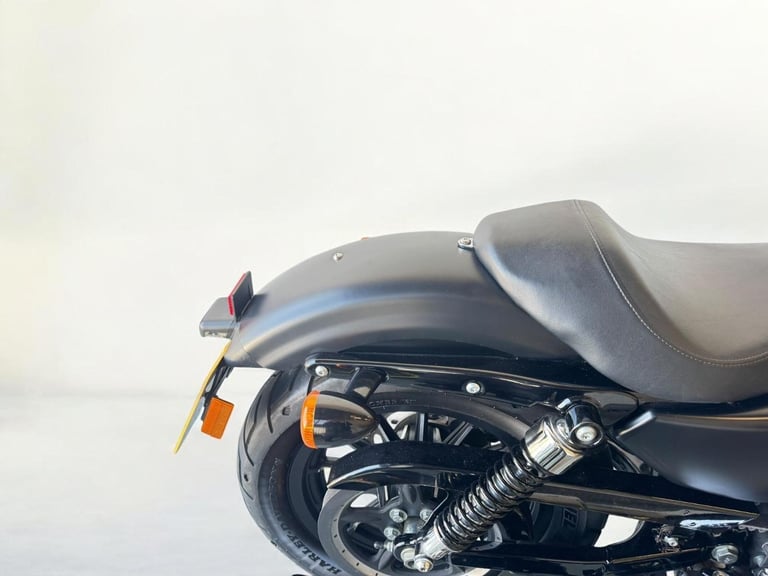 2015 Harley-Davidson Sportster 883 XL883N Iron 883