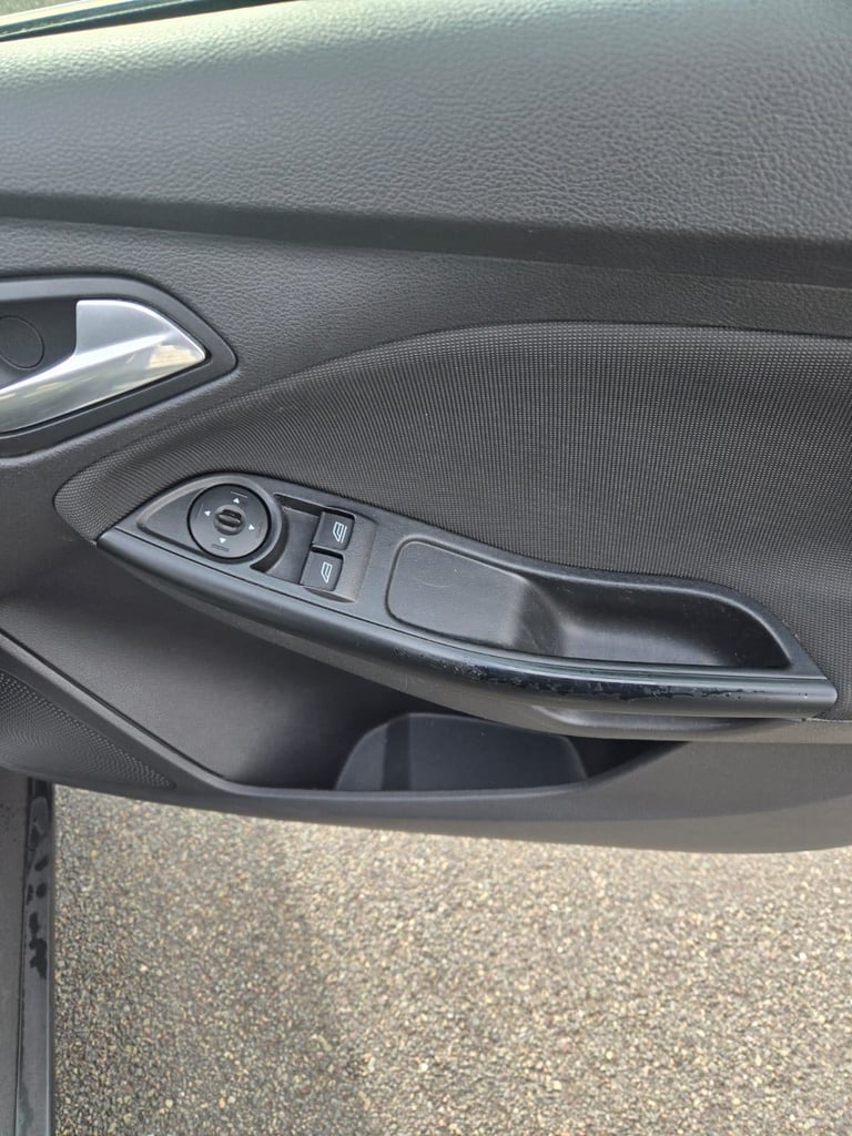 Ford, FOCUS, Estate, 2012, Automatic, 1596 (cc), 5 doors