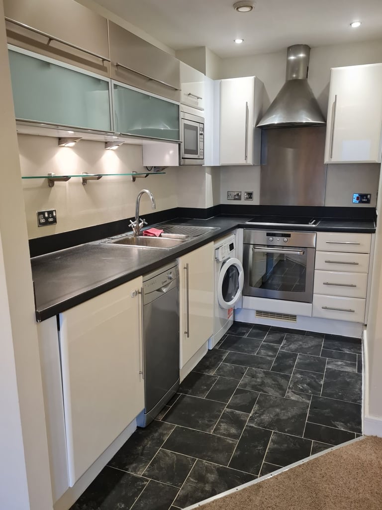 Immaculate 1 Bed Flat, Oceana Boulevard, SO14