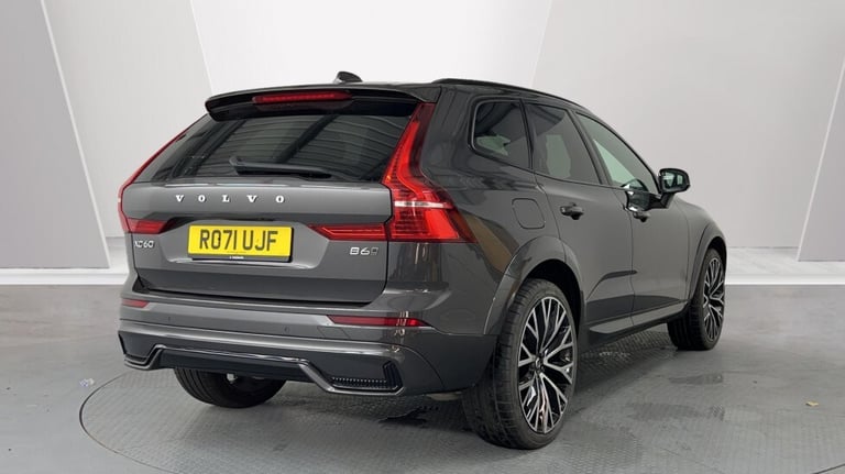 2021 Volvo XC60 B6 R-Design PRO AWD Mild Hybrid(22'Alloys, Harman Kardon, Panroof, Carplay) Estat...