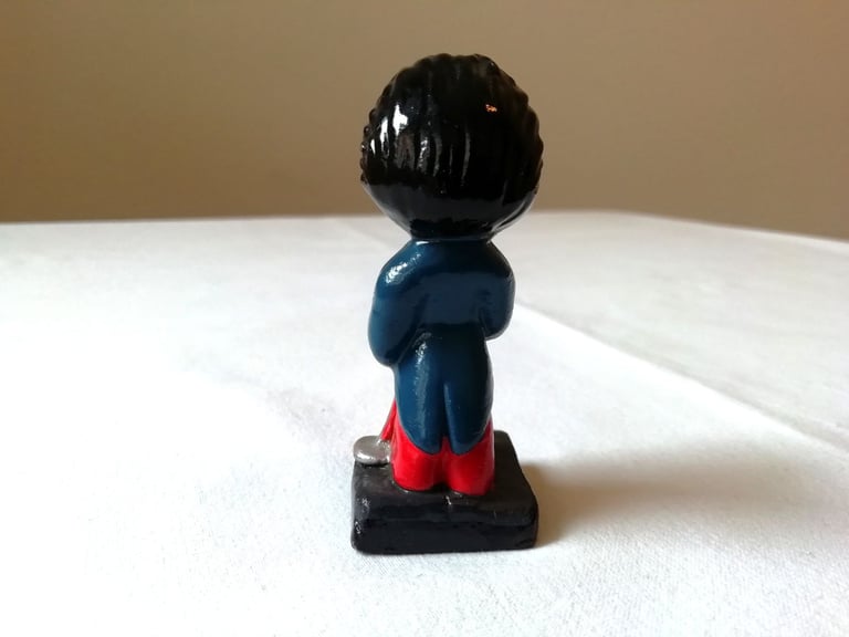 Vintage Robertson hand-painted pottery figurine – Vocalist