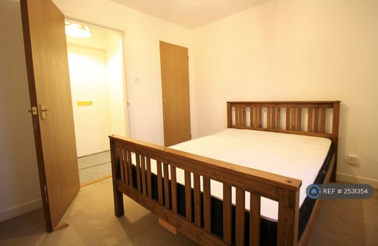 1 bedroom flat in Dalgety Road, Edinburgh, EH7 (1 bed) (#2531354)